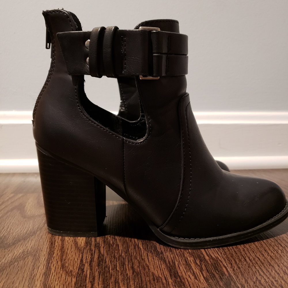 Ankle boot heels